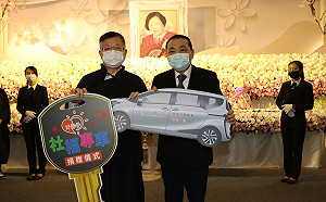 前台北縣副縣長蔡家福感念慈母恩   以母為名捐3輛社福專車遺愛人間