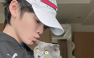 貓咪眼神超驚恐！展榮嘆：真心換絕情