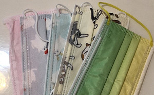 彩色口罩含「偶氮色料」恐致癌？標檢局啟動專案抽查70款