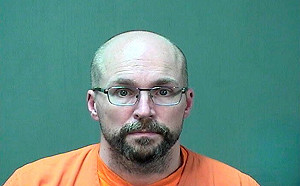 美｢陰謀論｣藥劑師深信武漢肺炎疫苗會改變人類DNA 破壞570劑被捕