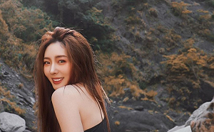 福利大放送！安娜緊身泳裝凹凸有致