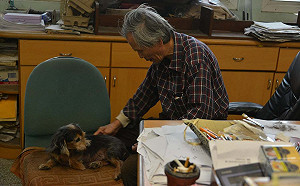 「台灣文學史必記住這些人」真理大學換鎖風波 他批校長：睜眼說瞎話