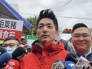 藍營連署反萊豬公投 蔣萬安不戴口罩遭簡舒培砲轟「不顧防疫」