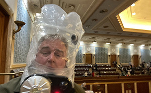 躱國會暴動 美議員撤離時恐和確診者共處一室