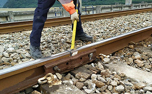 天寒地凍！台鐵3天裂3軌  和平漢本站晚間斷電抽換鋼軌