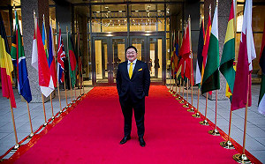 偷國庫錢染指全球女星？  富商劉特佐成通緝犯