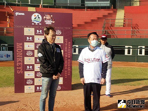 接樂天領隊　浦韋青：大家一起變強