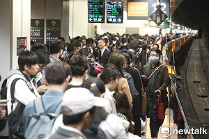 人潮過多對號座擠不上車!高鐵宣布3改善措施 新制明年上路