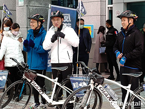 公投連署僅達標10分之1  羅智強要騎自行車縱台衝連署