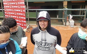 郭嚴文當樂天隊長　盼比去年更進步