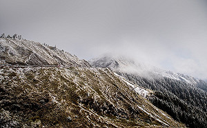 殘雪未溶結冰路滑！台14甲線夜間道路封閉