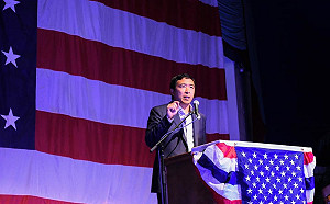 （影）楊安澤投入紐約市長選戰 承諾濟貧打造公平社會