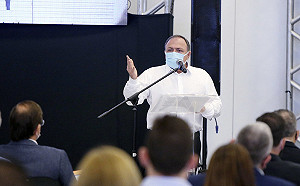 巴西供氧嚴重短缺！醫院瀕臨崩潰成「窒息室」