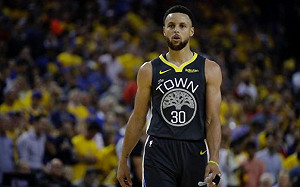 柯瑞砍35分卻有7失誤　勇士敗金塊