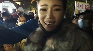 快訊》王浩宇罷免案過了!   罷王總部與韓粉樂歪放煙火