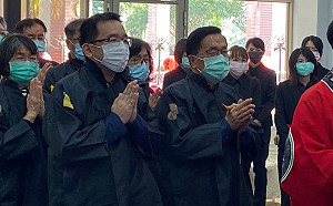 扁媽逝世今入殮火化 陳致中悼：我永遠記得阿嬤親手為我披上候選人綵帶