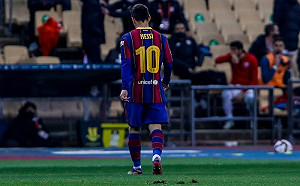 梅西報復性肘擊　領巴薩生涯首紅牌