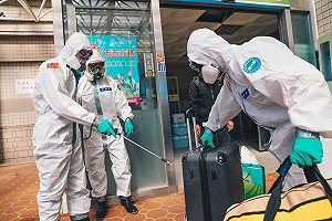 化學兵協助桃醫清消！病患轉院隔離前後皆須採檢