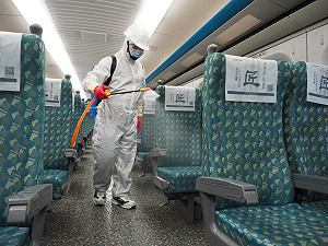 高鐵跟進防疫！封閉各車站飲水機 每2小時清潔消毒1次