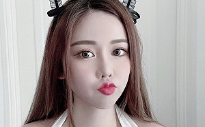 簍空「胸器」放桌上！網嗨：好沈重的感覺