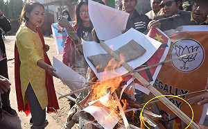 印中邊境再爆流血衝突！  共軍至少廿人受傷  習近平像遭村民火燒