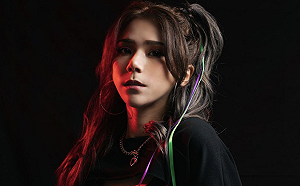 蕾菈終於露了！網驚：還以為是鄧紫棋