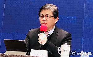 政院：公務員年終獎金與相關津貼2/2入袋