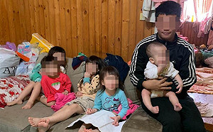 7月大么兒全身30%燙傷 台中5寶爸解釋搬屋不清垃圾原因...