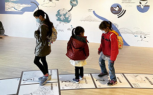 「轉角的29種練習」特展 新北以光雕動畫實現繪本場景