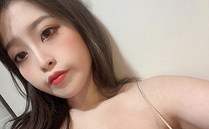 辣模「胸部瘀青」!寵溺罪魁禍首:實在太皮啦