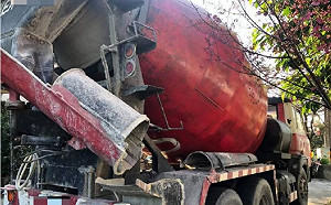 男友遭水泥車右切相逼輾斃 宜蘭警竟冷血指責:看到大車不會閃?