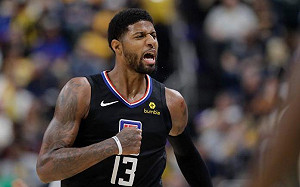 (影)喬治轟8顆三分球客場之旅都在玩PS5