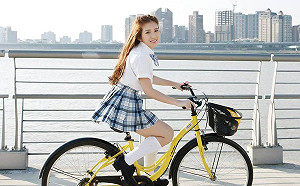 雞排妹國際援軍「紛沓而來」  名導動怒: 難忍家純受到辱罵揶揄