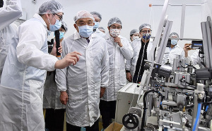 (影)口罩實名制上路一週年! 蘇揆臉書致敬:能做到世界第一