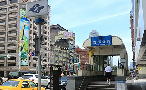 善導寺站手扶梯突竄濃煙！北捷：已進行搶修 板南線正常營運