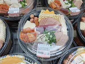 父子部隊鍋吃到剩一片肉  竟嗆「有萊劑」退貨  網轟:果然夠韓粉