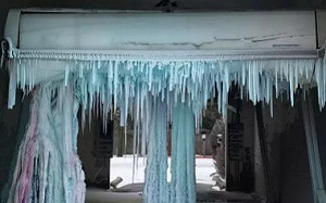 德州低溫冷爆!零下18°C酷寒如「明天過後」魚缸變冰磚 沙灘成雪灘