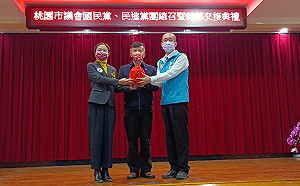 疫情影響創首例  桃議會藍綠兩黨團總召聯合交接