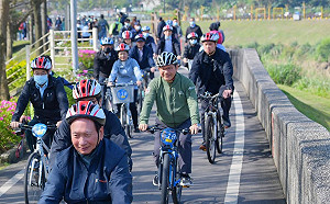 從淡水一路騎到基隆!林佳龍:2022年完成河岸自行車道串聯
