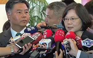 反川大將出身台灣家庭 國會議員劉雲平從政之路