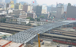 降低中博高架橋拆除交通衝擊  陳其邁指示引道工期2個月縮短為9天