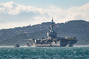 法南海部署會合美日 兩棲突擊艦不排除穿越台海