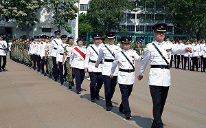 解放軍教港警「中式步操」 綠委:中國真正目的「一國一制」