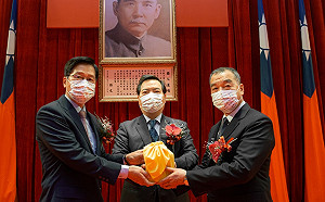 國防部長交接  「術德兼備」邱國正接手督軍台灣國防