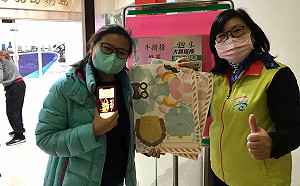 「牛揹揹」花燈掀熱潮  毒防局加碼一波市民瘋搶