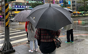 東北季風發威！入夜北台濕冷低溫下探15度