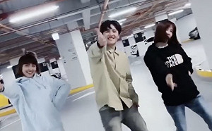 凱皓邀跳舞！佳穎、峮峮動作超俏皮