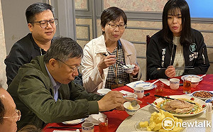 籲中國應有大國風範 柯：無預警停鳳梨 只讓台灣人更不爽而已