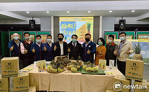 黃偉哲感謝台電工會與台灣石油工會挺農民，訂購8萬多公斤鳳梨