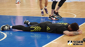 打斷牙齒顛倒勇 夢想家希克斯更猛